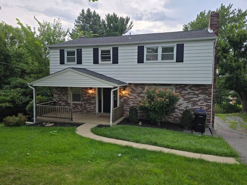 1767 Hassam Rd, Coraopolis, PA, 15108-3271 | Card Image