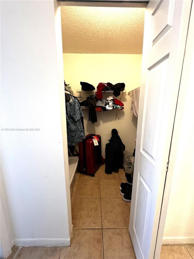 B4 - 2291 Linton Ridge Cir, Condo with 2 bedrooms, 2 bathrooms and null parking in Delray Beach FL | Image 4