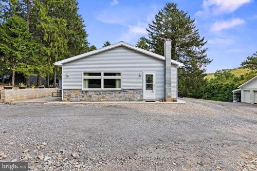 239 Hill St, LYKENS, PA, 17048-9617 | Card Image