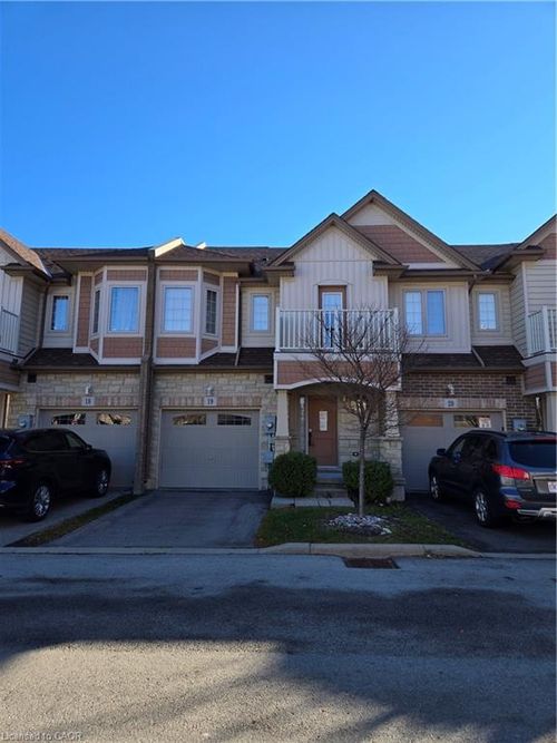 19-7 Lakelawn Rd, Grimsby, ON, L3M0E9 | Card Image