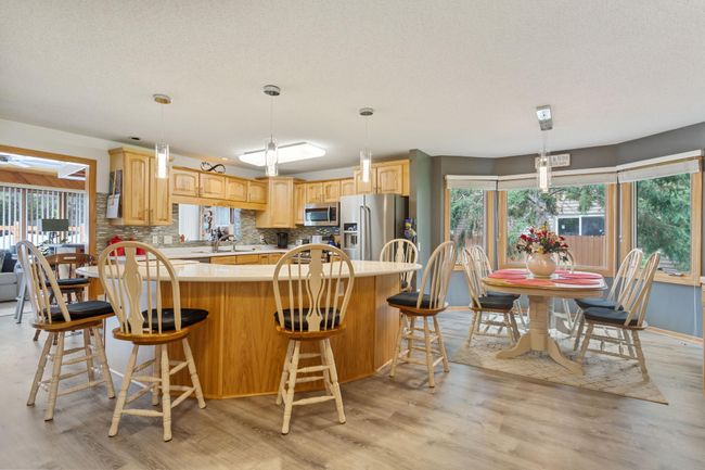 Huge Island AND room for a large dining table | Image 4