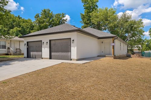 717 N Weaver Ave, Springfield, MO, 65802-4151 | Card Image