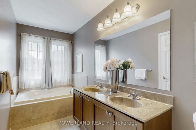 111 Spruce Pine Cres, House attached with 3 bedrooms, 3 bathrooms and 2 parking in Vaughan ON | Image 24