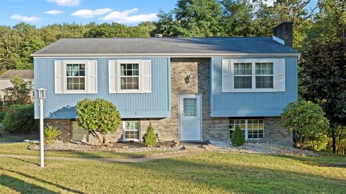 575 Fairfield Dr, Greensburg, PA, 15601-6127 | Card Image