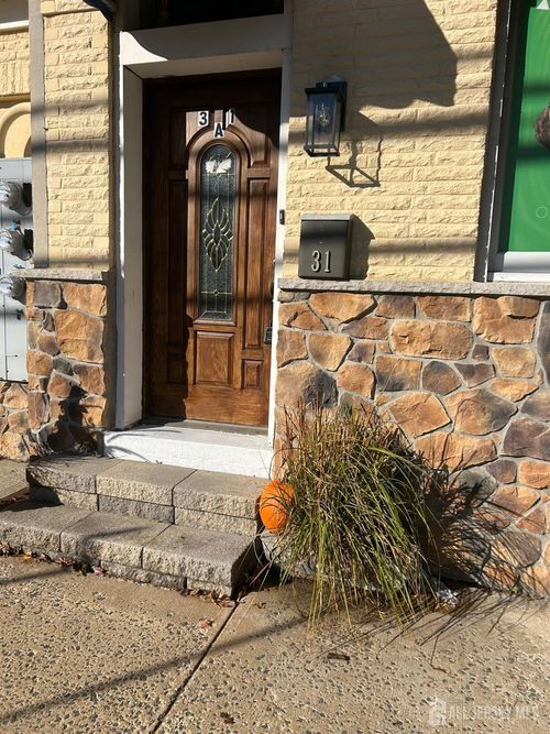 upper-31 Main St, Englishtown, NJ, 07726-1544 | Card Image