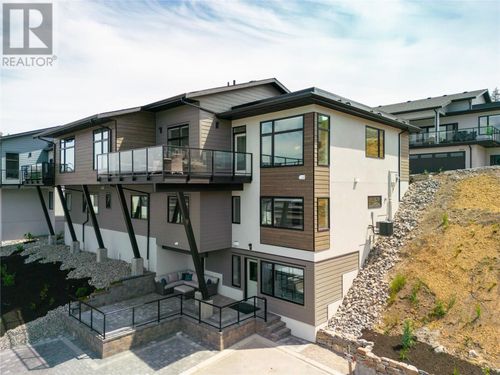 3332 Aspen Lane, Kelowna, BC, V1V0C6 | Card Image