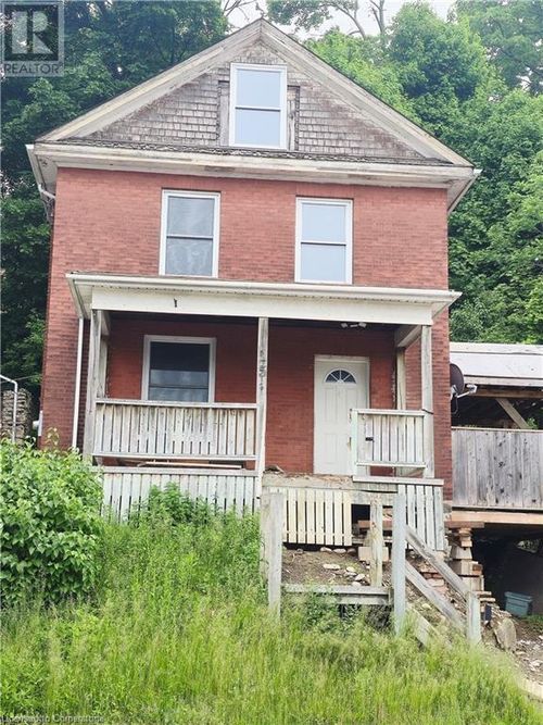 15 Shade St, Cambridge, ON, N1R4J6 | Card Image