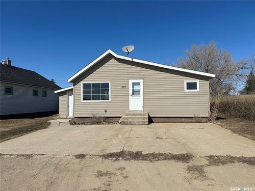 209 1 St S, Codette, SK, S0E0A5 | Card Image