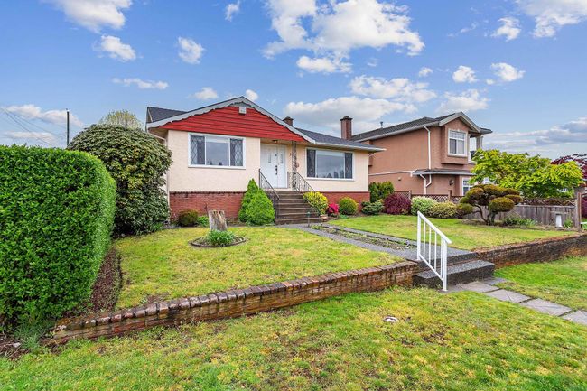 3713 Fir Street, House other with 4 bedrooms, 1 bathrooms and 2 parking in Burnaby BC | Image 1