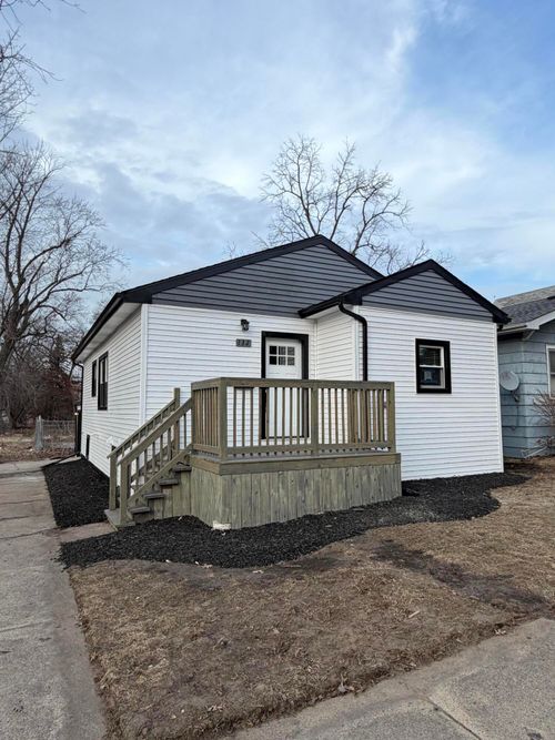 132 W 43rd Ave, Gary, IN, 46408-3332 | Card Image