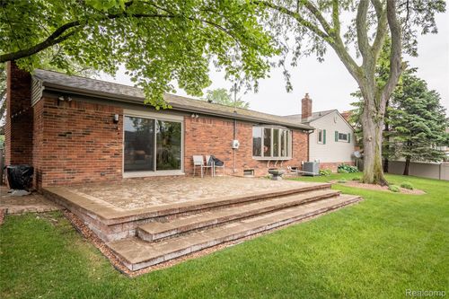 12950 Via Catherina Dr, Grand Blanc, MI, 48439-1532 | Card Image