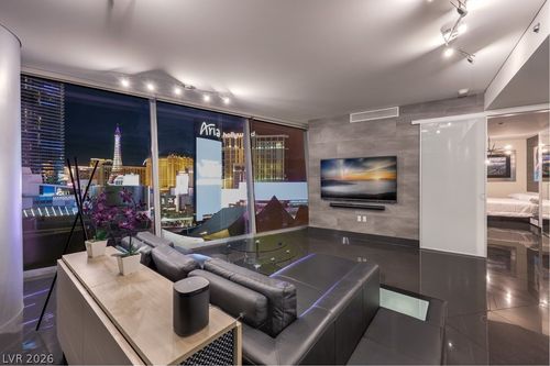 907-3722 Las Vegas Blvd, Las Vegas, NV, 89158 | Card Image