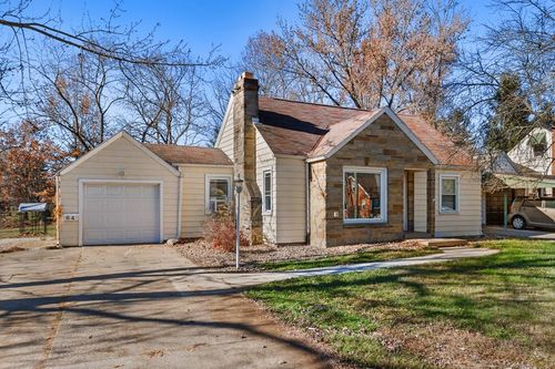 64 Maple Ln, Ontario, OH, 44906-2345 | Card Image