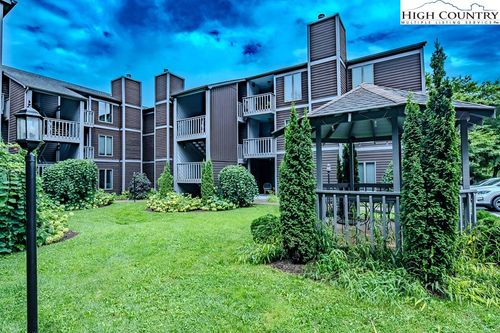 unit-221-148 Royal Oaks Dr, Blowing Rock, NC, 28605-6256 | Card Image