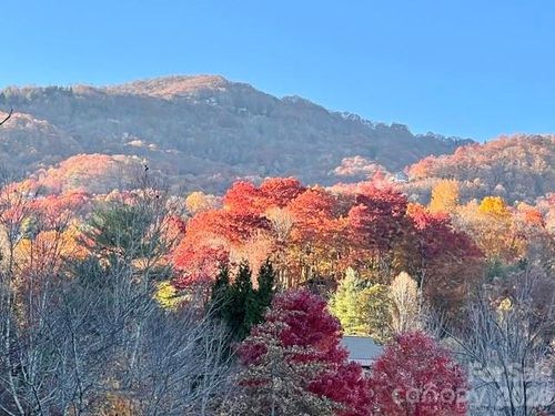 245 Greenview Dr, Maggie Valley, NC, 28751-8870 | Card Image