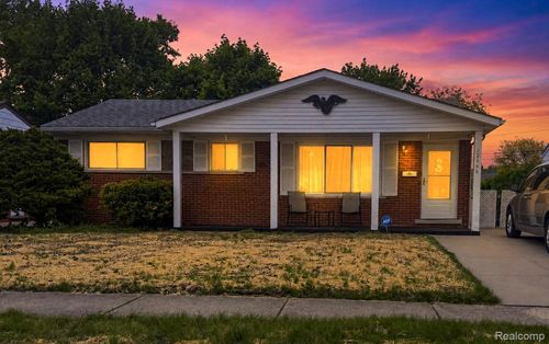32646 Hazelwood St, Westland, MI, 48186-8939 | Card Image