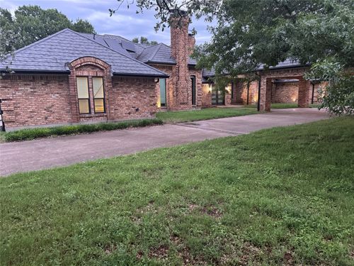 1016 Frost Hollow Dr, Desoto, TX, 75115-7413 | Card Image