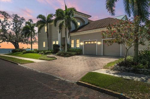 827 N Bayshore Dr, SAFETY HARBOR, FL, 34695-3132 | Card Image