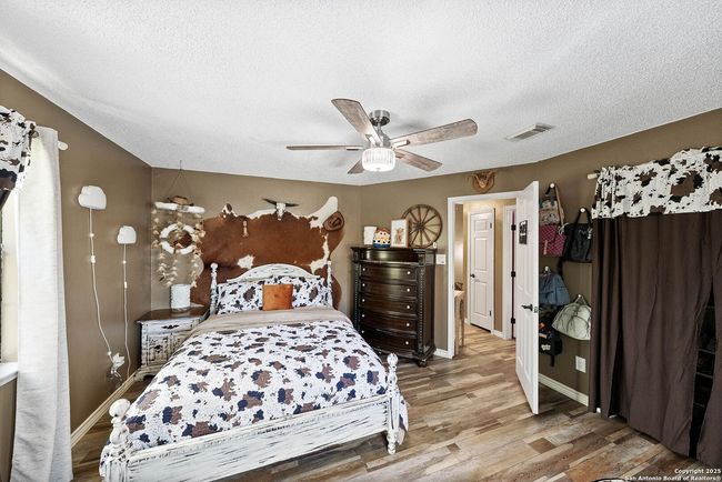 1506 D St, House other with 4 bedrooms, 3 bathrooms and null parking in Floresville TX | Image 35