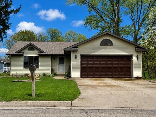 1003 Meadow St, Watertown, WI, 53094-3511 | Card Image