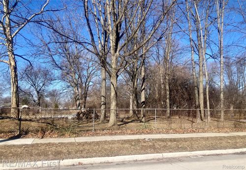 Vac Albert Avenue, Royal Oak, MI, 48073 | Card Image