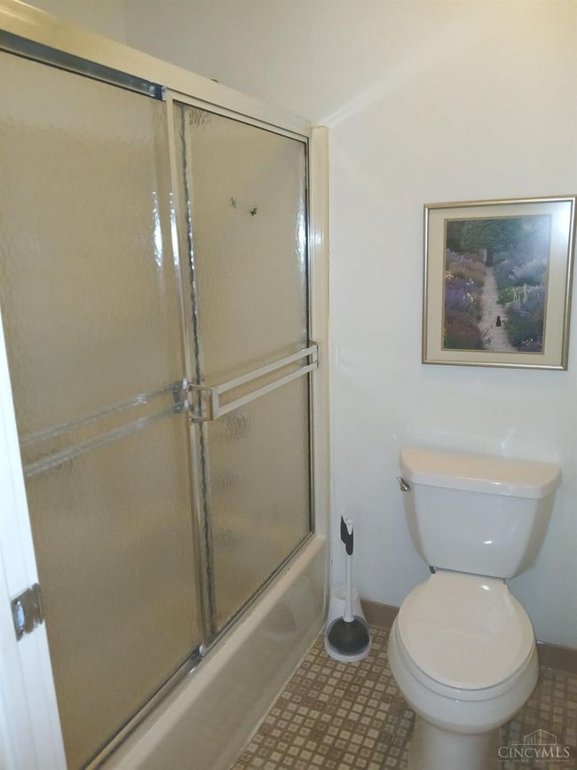 5292 Eaglesnest Dr, Condo with 2 bedrooms, 2 bathrooms and null parking in Cincinnati OH | Image 10
