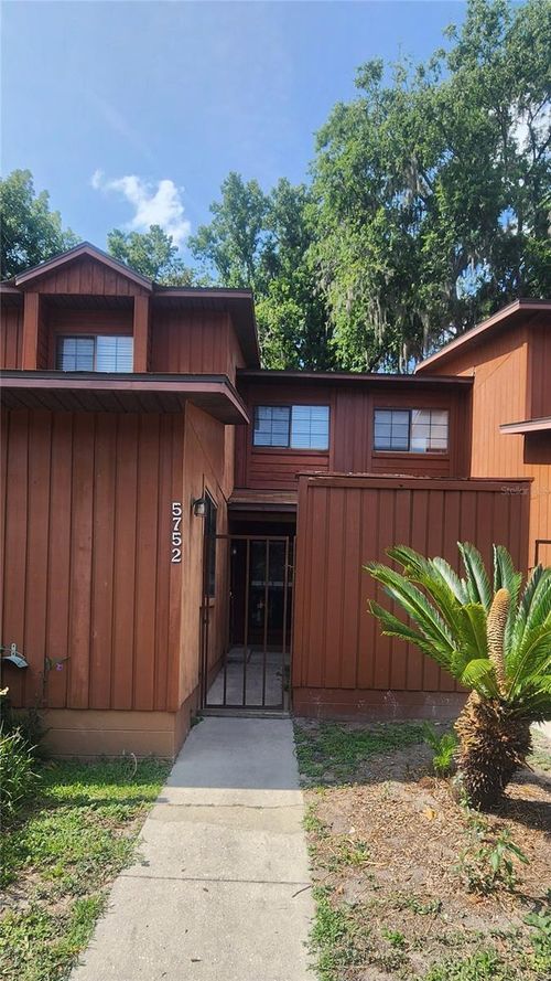 5752 Sw 8th Pl, GAINESVILLE, FL, 32607-3885 | Card Image