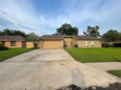 1070 Shakespeare Dr, Beaumont, TX, 77706-5343 | Card Image