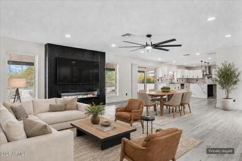 9402 N 18th St, Phoenix, AZ, 85020-2315 | Card Image