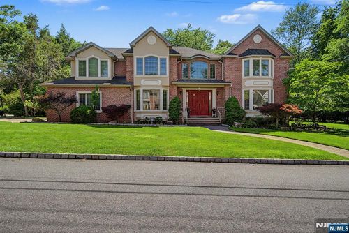 29 Meadow St, Demarest, NJ, 07627-2406 | Card Image