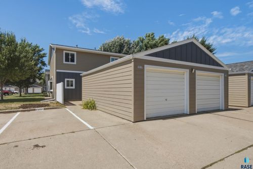 1217 S Newport Pl, Sioux Falls, SD, 57106-3456 | Card Image