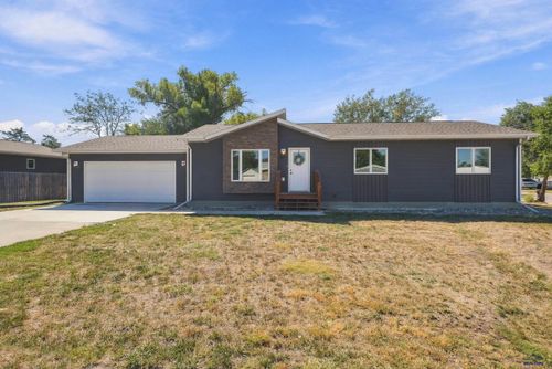311 4th Ave, Wall, SD, 57790 | Card Image