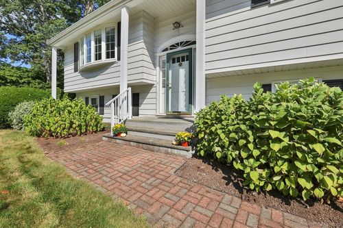 7 Butternut Dr, Meriden, CT, 06450-3509 | Card Image
