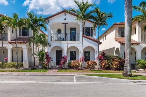 8298 Nw 39th Ct, Pembroke Pines, FL, 33024-5052 | Card Image