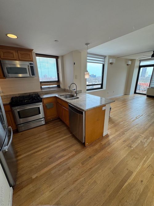 11d-116-24 Grosvenor Ln, Richmond Hill, NY, 11418-3452 | Card Image