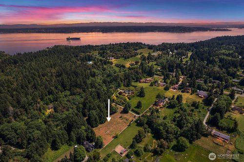 9438 Sw 266th Ln, Vashon, WA, 98070-7940 | Card Image