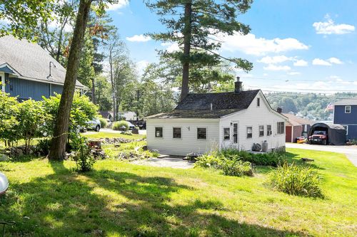 32 Ells Rd, Hampstead, NH, 03841-2604 | Card Image