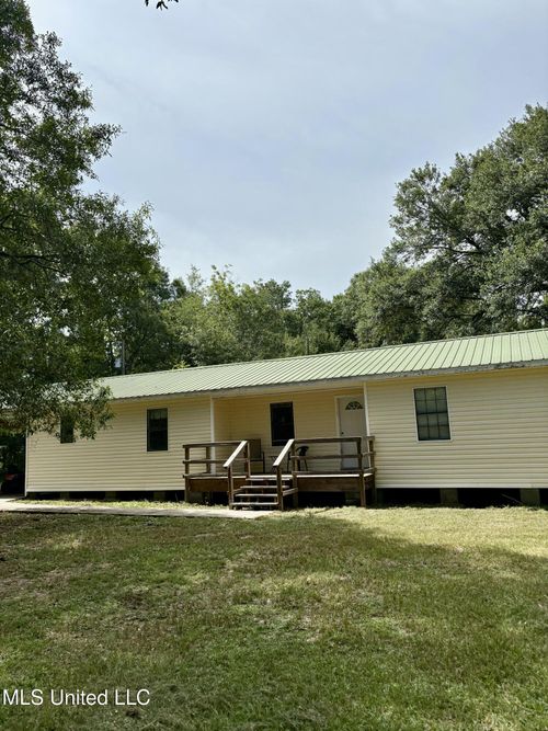 110 Tom Stringfellow Rd, Lucedale, MS, 39452-3916 | Card Image
