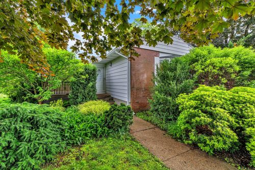 22 Rossie St, Mystic, CT, 06355-1912 | Card Image