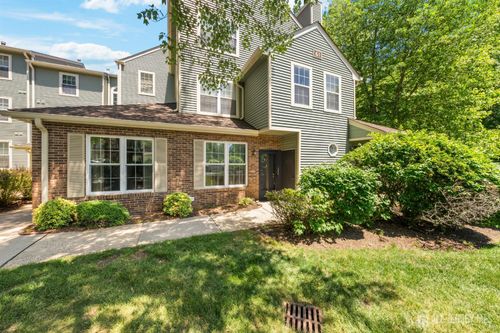 6111 Cedar Ct, MONMOUTH JUNCTION, NJ, 08852-2137 | Card Image