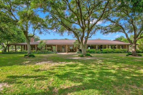 2999 59th St, Port Arthur, TX, 77640-1127 | Card Image