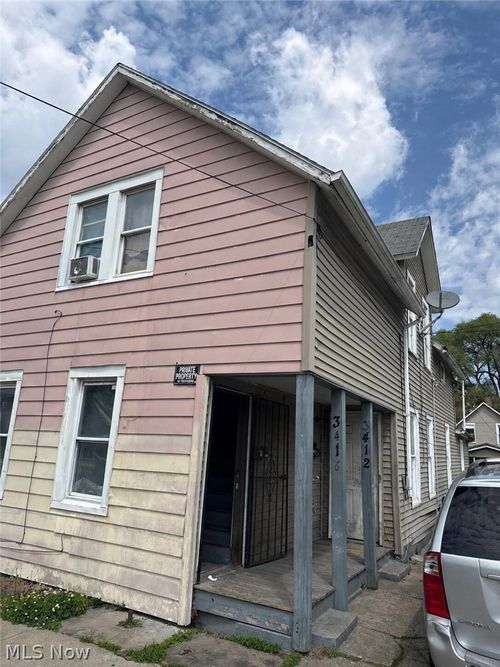 3414 Walton Ave, Cleveland, OH, 44113-4929 | Card Image