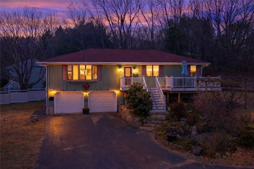 3945 Post Rd, Warwick, RI, 02886-9205 | Card Image