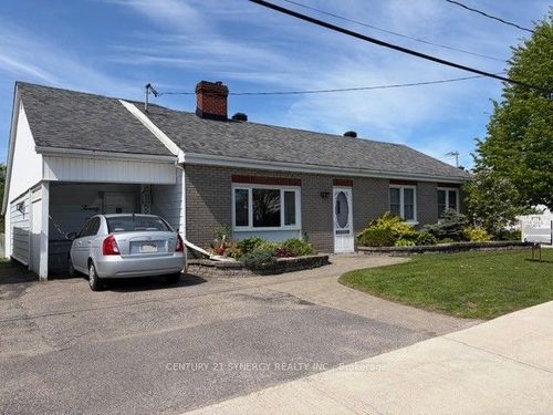 20 Condie Street, Smiths Falls, ON, K7A2S8 | Card Image