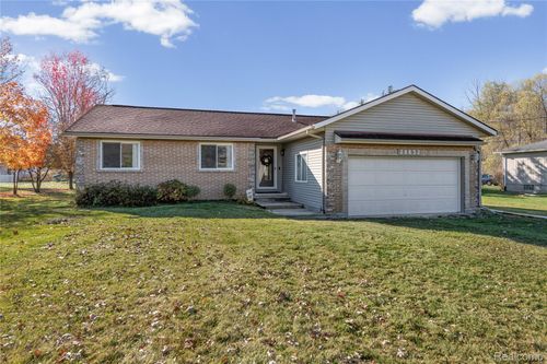 28832 27 Mile Rd, Lenox, MI, 48048-1763 | Card Image