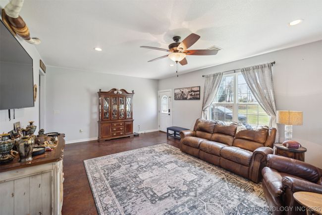 2273 S 289 Th East Ave, House other with 4 bedrooms, 3 bathrooms and null parking in Broken Arrow OK | Image 5
