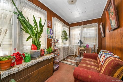 109-11 207th St, Queens Village, NY, 11429-1411 | Card Image