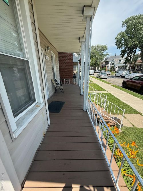 11515 Lumpkin St, Hamtramck, MI, 48212-2907 | Card Image