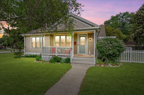 903 N Chicago Ave, SOUTH MILWAUKEE, WI, 53172-1626 | Card Image