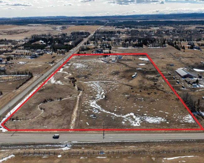 243201 Range Road 33, House other with 3 bedrooms, 2 bathrooms and null parking in Rural Rocky View County AB | Image 5